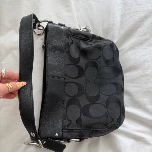 vintage Coach Optic Canvas Zoe Shoulder Bag - Picture 5 of 8